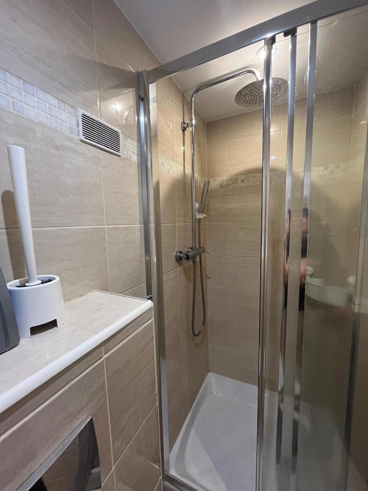 Jolie Appartement Nice Proche Mer Et Aeroport Une Chambre Plus Salon Avec Cuisine Exterior photo